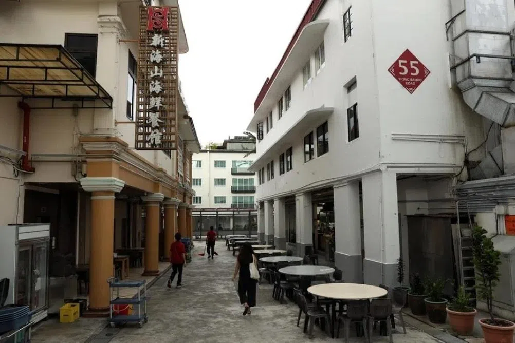 நாளொன்றுக்கு 8 முறை வரை அலறும் கடிகாரம்: தியோங் பாரு வட்டாரவாசிகள் அவதி