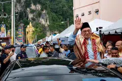 பத்துமலையில் மலேசியப் பிரதமர் அன்வார் இப்ராகிம்.