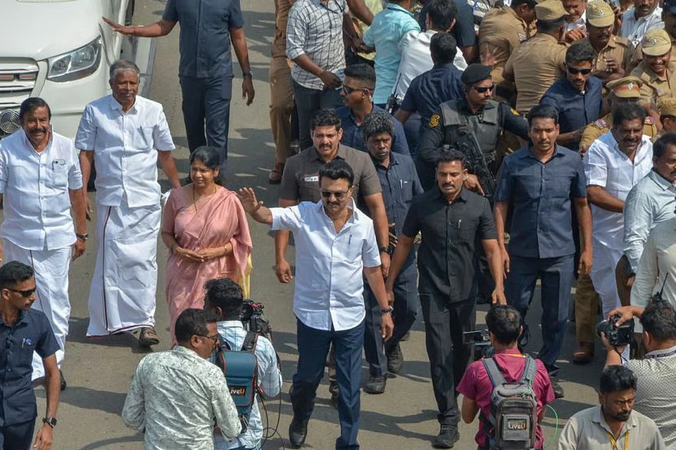 தமிழகத்தில் அமைதியைக் குலைக்கும் வேலைகள் நடந்து வருவதாகவும், அதை நாம் அடையாளம் கண்டு அவர்களிடம் இருந்து விழிப்பாக இருக்க வேண்டும் என்றும் மு.க. ஸ்டாலின் தமிழக மக்களைக் கேட்டுக் கொண்டார்.