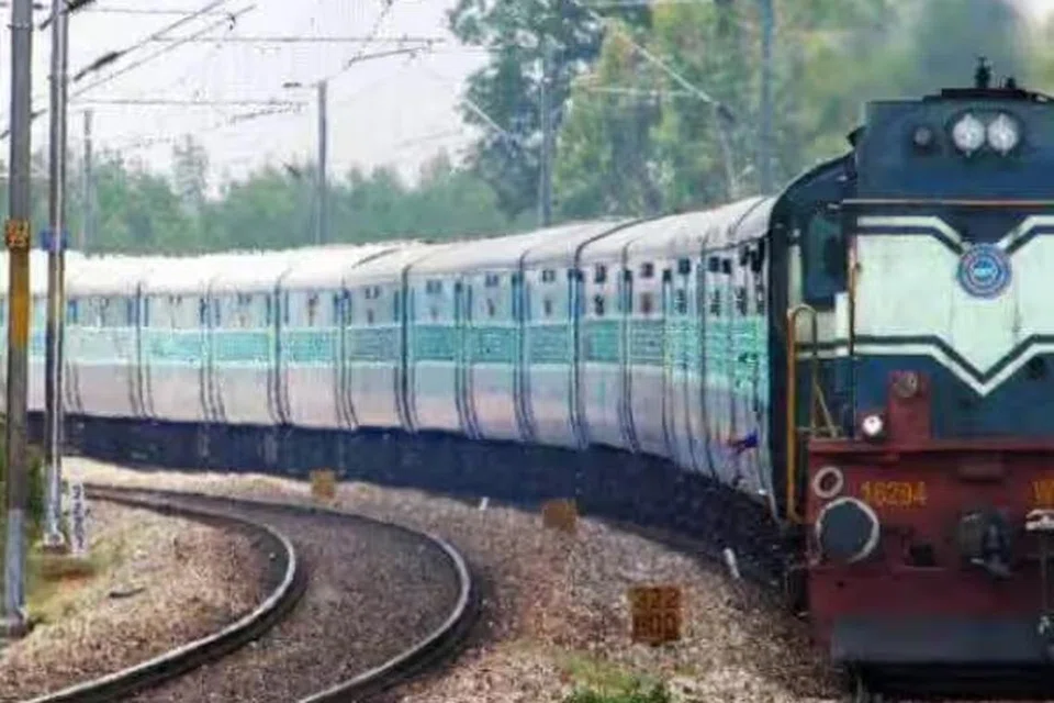சென்னையில் இருந்து புறப்படும் ரயில்.