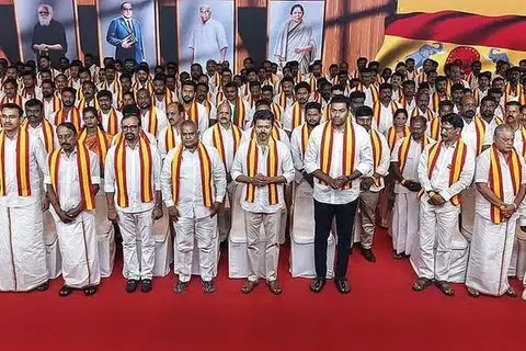 தமிழக சட்டமன்றத் தேர்தல் முடிவுகள் ஒட்டுமொத்த இந்தியாவின் பார்வையையும் தமிழகத்தின் பக்கம் திருப்பியுள்ளது.