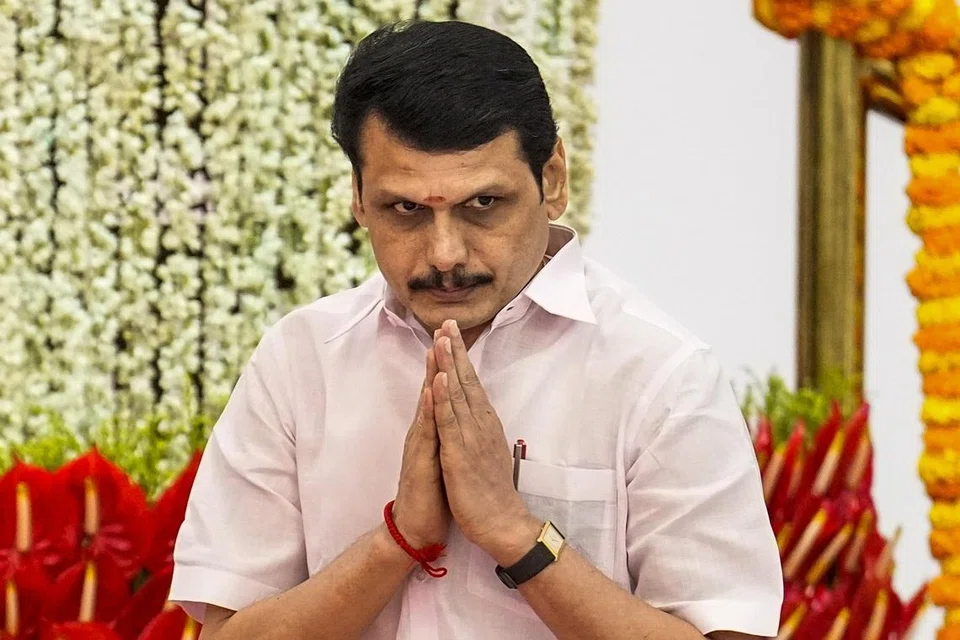 செந்தில் பாலாஜியை காவல்துறையினர் விசாரணை நடத்தி வருகின்றனர்.
