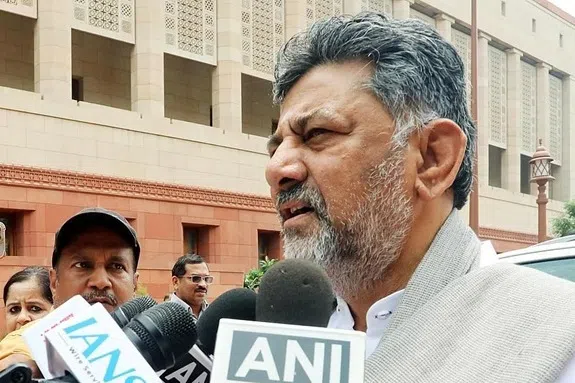 3 தமிழர்கள் சுட்டுக் கொல்லப்பட்ட விவகாரத்தில் தமிழகம் தலையிடக் கூடாது: டி.கே.சிவகுமார்
