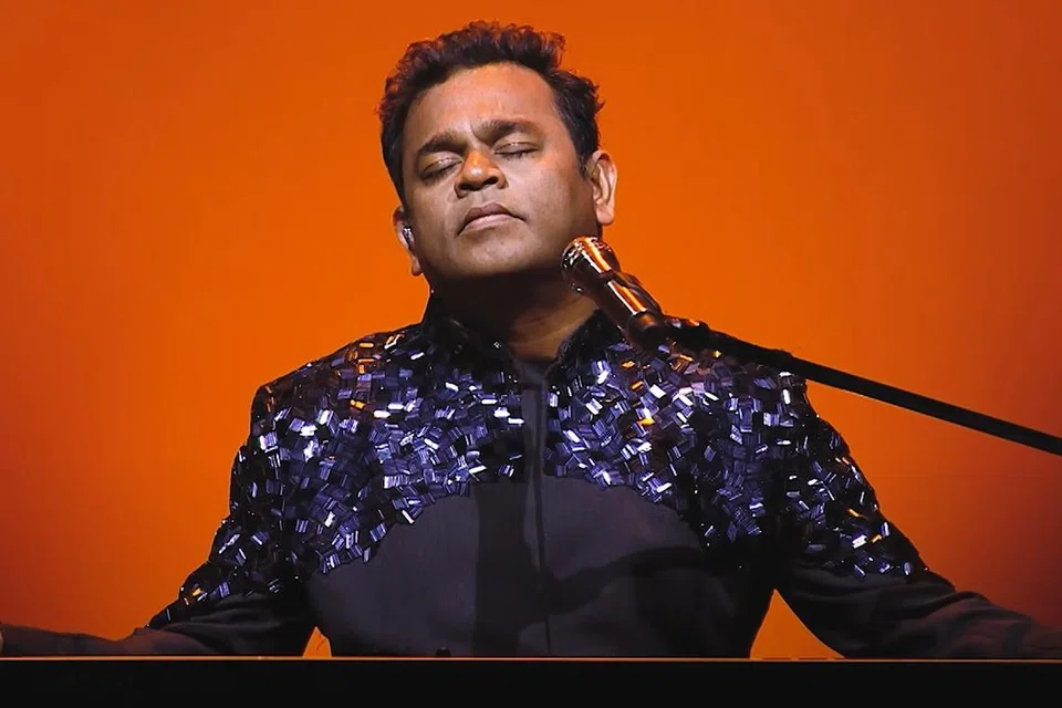 வெளிநாட்டு இசை நிகழ்ச்சி ஒன்றில் ஏ. ஆர். ரகுமான்.