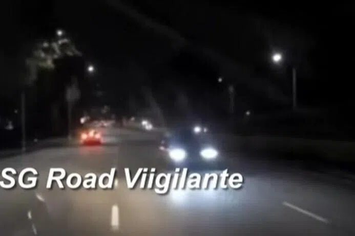 போக்குவரத்துக்கு எதிராக வாகனம் ஓட்டியதாகக் குற்றச்சாட்டுகளை எதிர்நோக்கும் ஆடவர்