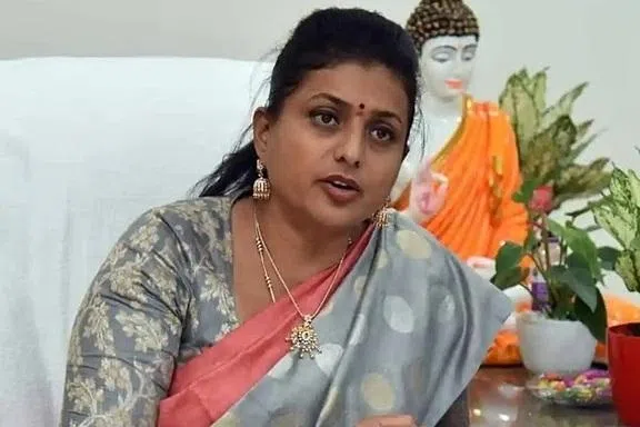 விஜய் கேட்ட கேள்வி; அம்மாவாக நடிப்பதைத் தவிர்த்த ரோஜா