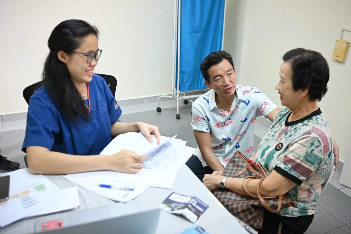 இலவச உடல் பரிசோதனைகள் வழங்கிய மறதிநோய் விழிப்புணர்வு நிகழ்ச்சி