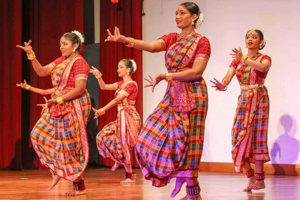 ஆண்டர்சன் சிராங்கூன் தொடக்கக்கல்லூரியின் நடனமணிகள்.