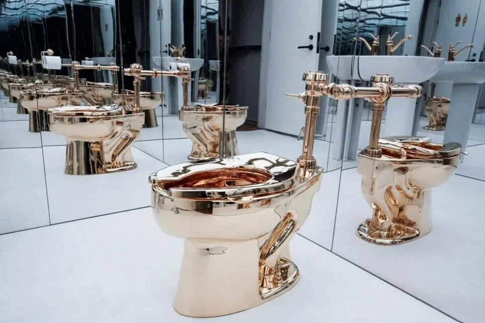 தங்கத்தில் கழிப்பறை: விலை $15.7 மில்லியன்