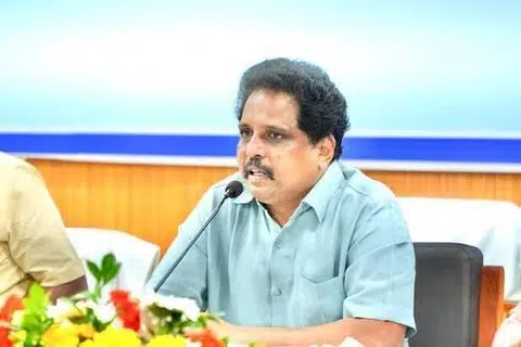 நாடாளுமன்ற மழைக்காலக் கூட்டத்தொடரில் சு.வெங்கடேசன் எழுப்பிய கேள்விகளுக்கு கல்வி அமைச்சு பதில் அளித்துள்ளது.