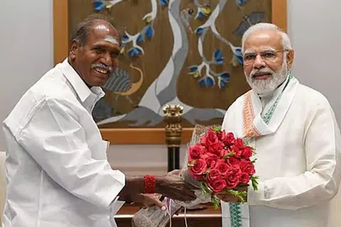 2021 சட்டப்பேரவைத் தேர்தல் கூட்டணிப் பேச்சுவார்த்தையின் போது, புதுவைக்கு மாநில அந்தஸ்து வழங்க வேண்டும் என்ற கோரிக்கையை முன்வைத்தே தே.ஜ. கூட்டணியில் என்.ஆர். காங்கிரஸ் இணைந்தது.