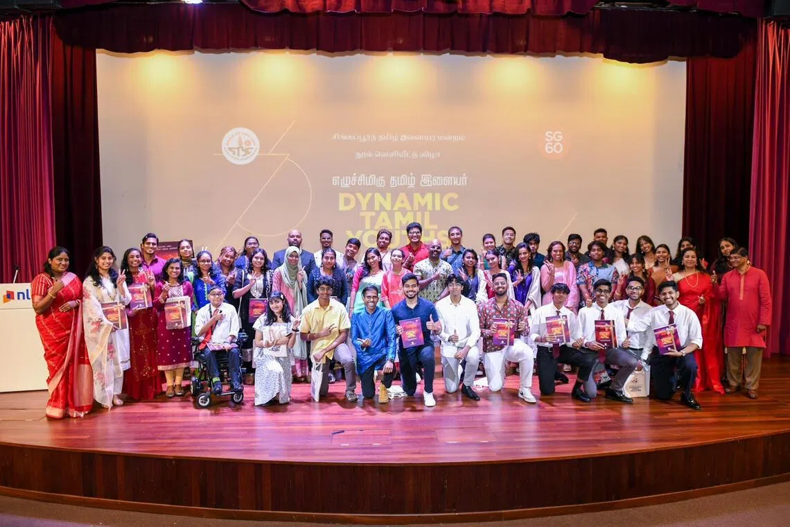 இந்திய இளையர்களின் சாதனைகளைத் தொகுத்த ‘எழுச்சிமிகு தமிழ் இளையர்’ நூல்