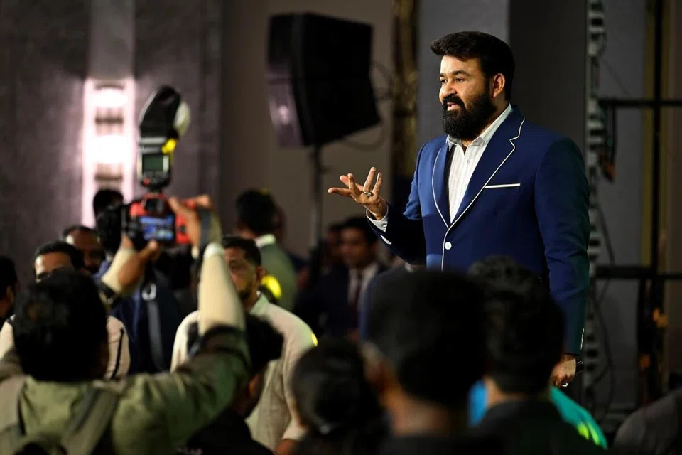 செய்தியாளர்கள் சந்திப்பில் பேசிய மலையாள நடிகர் மோகன்லால்.