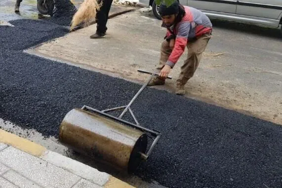எரிபொருள் விநியோகச் சிக்கலால் சிங்கப்பூர் சாலைப் பணிகளில் தாமதம்