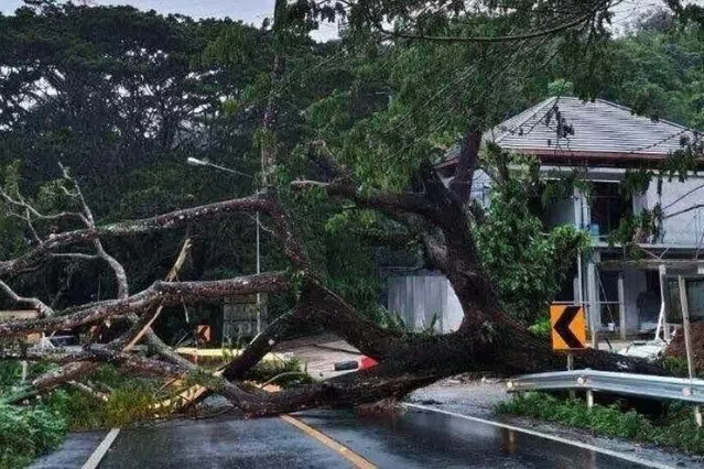 புக்கெட்டில் கடும் வெள்ளம்