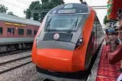 உணவின் தரம் குறித்து வரும் புகார்களின் எண்ணிக்கை 0.0008 விழுக்காடு மட்டுமே என்று அமைச்சர் அஸ்வினி வைஷ்ணவ் கூறியுள்ளார்.