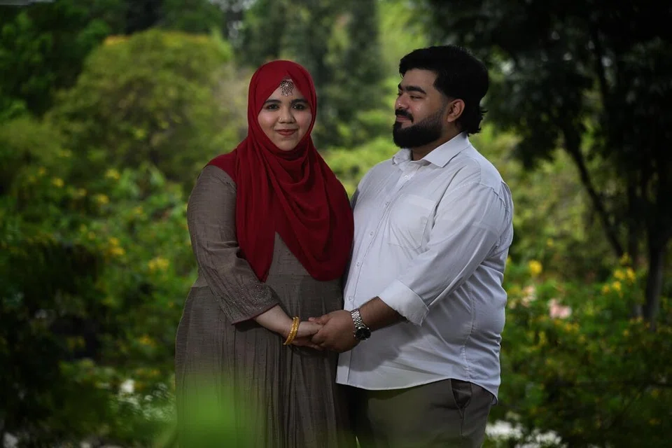 ஜாக்கியதுன்னிசா ஜியாவுதீன், பஷீர் அகமது முகமது அசாருதீன் தம்பதியரின் திருமணம் இவர்களின் பெற்றோரால் நிச்சயிக்கப்பட்டது.
