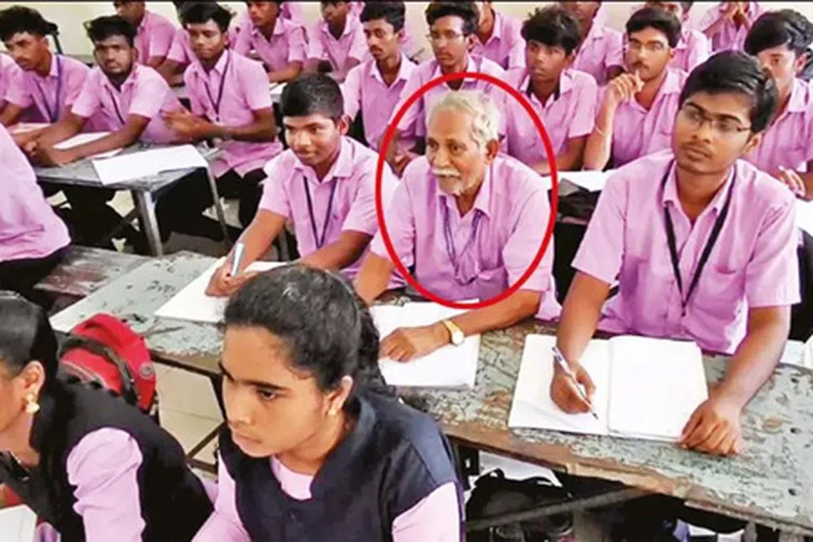 72 வயது மாணவரால் களைகட்டும் கல்லூரி