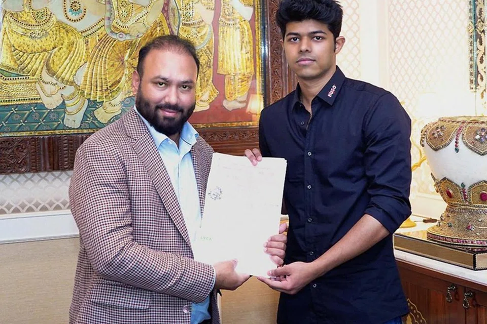லைகா நிறுவனத் தலைவர் சுபாஷ் கரண், ஜேசன் சஞ்சய்.