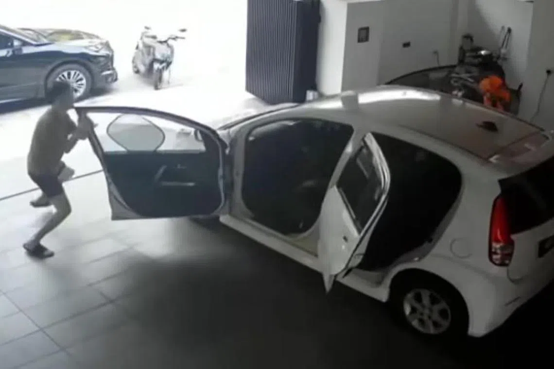 வீட்டுக்குள் புகுந்த கொள்ளையர்கள், எதிர்த்து சண்டையிட்ட உரிமையாளர் (காணொளி)