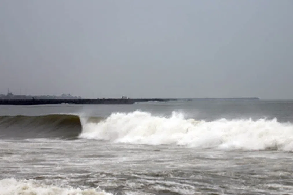 மோன்தா புயல்: ஆந்திரா, ஒடிசாவில் கடும் பாதிப்பு