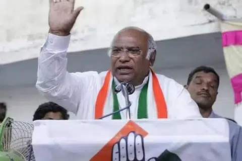 காங்கிரஸ் தலைவர் மல்லிகார்ஜுன் கார்கே.