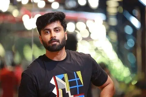 அஸ்வின் குமார்.