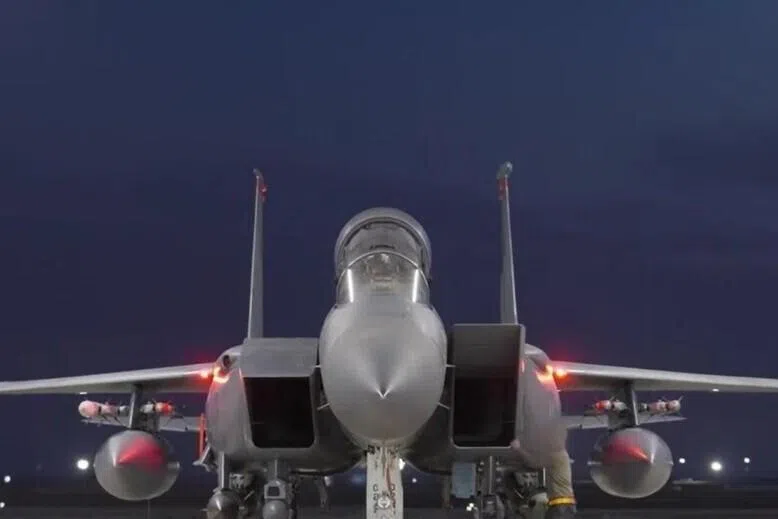 சிரியாவில் அமெரிக்கா வான்வழித் தாக்குதல்