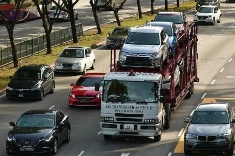 பாரமிழுக்கும் லாரிகளை நிறுத்திவைக்க ஈராண்டுகளுக்கு சான்றிதழ் தேவையில்லை