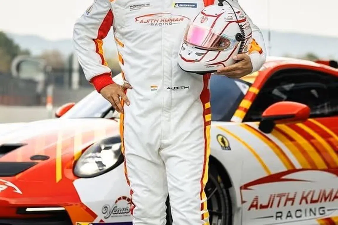 அஜித்: என் புகழைப் பாடாதீங்க