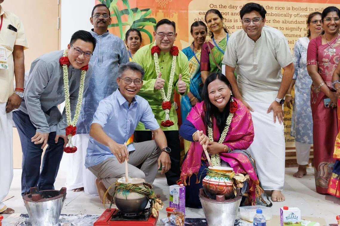 பதினைந்து பொங்கல் பானைகளுடன் பெருக்கெடுத்த குதூகலம்