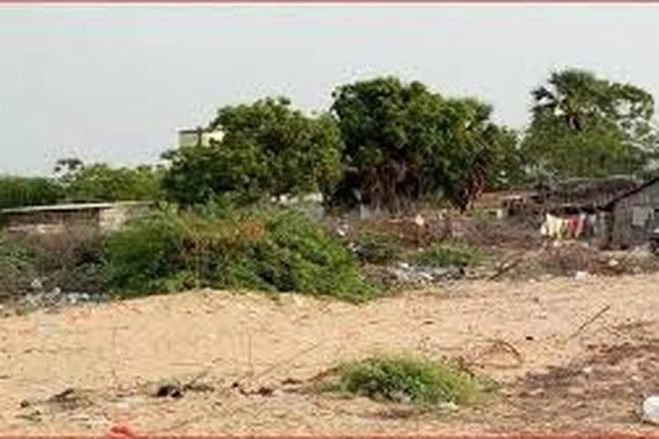 தமிழ்நாட்டில் ஆட்சேபனையற்ற புறம்போக்கு இடங்களில் குடியிருக்கும் ஏறக்குறைய 86,000 பேருக்கு நிலம் வழங்கப்பட உள்ளது.
