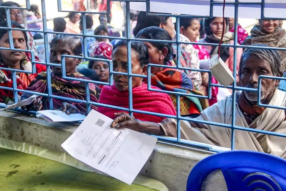 இதுவரை எத்தனை பேரைக் கண்டறிந்துள்ளனர் என்ற விவரத்தை ஆணையம் ஏன் வெளியிடவில்லை என்று திரு குரேஷி கேள்வி எழுப்பியுள்ளார்.