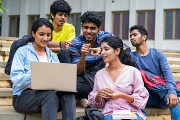 வீட்டுவசதிப் பற்றாக்குறை, அரசியல் சூழல் போன்ற பல்வேறு காரணங்களால் இத்தகைய நிலை ஏற்பட்டுள்ளதாக அதிகாரிகள் குறிப்பிட்டனர்.