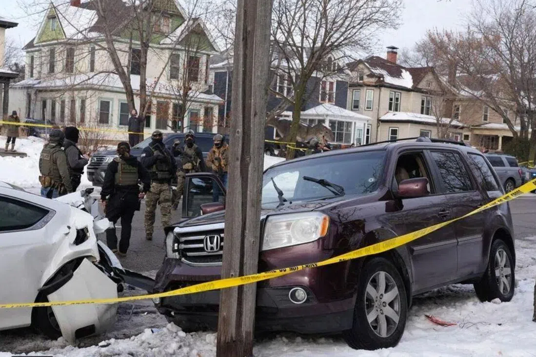 சுட்டுக்கொல்லப்பட்ட மாது; இரவு முழுதும் நீடித்த போராட்டம்; பதற்றத்தில் மினியபொலிஸ்