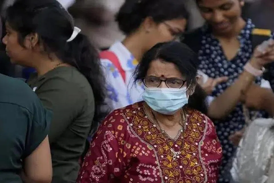 தற்போது இந்தியாவில் சுவாசத் தொற்றுகள், பருவகால காய்ச்சல் பாதிப்புகளைத் தொடர்ந்து கண்காணித்து வருவதாக சுகாதாரத்துறை தெரிவித்தது.