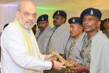 மாவோயிஸ்ட்டுகளுக்கு எதிரான ‘ஆப்பரேஷன் பிளாக் ஃபாரஸ்ட்’ நடவடிக்கையை வெற்றிகரமாக மேற்கொண்ட படையினரைச் சிறப்பிக்கும் நிகழ்ச்சியில் இந்திய உள்துறை அமைச்சர் அமித்ஷா கலந்துகொண்டார்.