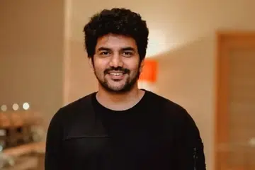 கவின்.