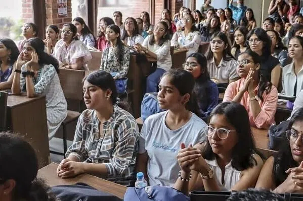 புதிய கல்வி மசோதா அம்சங்களுக்கு பாஜக கூட்டணி அரசாங்கங்கள் ஆட்சேபனை