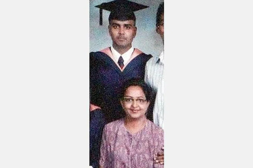 தாயார் மல்லிகா ஜேசு தாசனுடன் சுஜெய். கோப்புப் படம்: வான்பாவ்