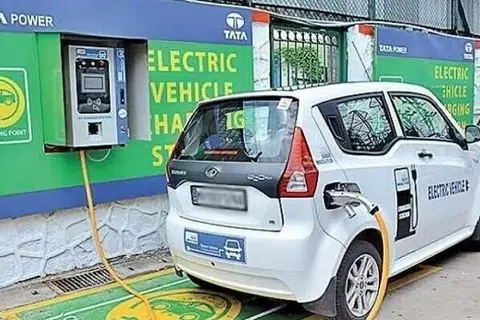 2025ஆம் ஆண்டு மின்சார வாகனப் பயன்பாட்டில் தமிழகம் 7.8 விழுக்காட்டைத் தொட்டுள்ளதாக தெரிவிக்கப்பட்டுள்ளது.