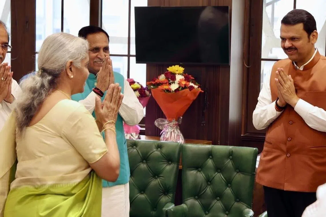 மகாராஷ்டிராவின் முதல்வராகும் தேவேந்திர ஃபட்னாவிஸ்; நாளை பதவியேற்பு விழா