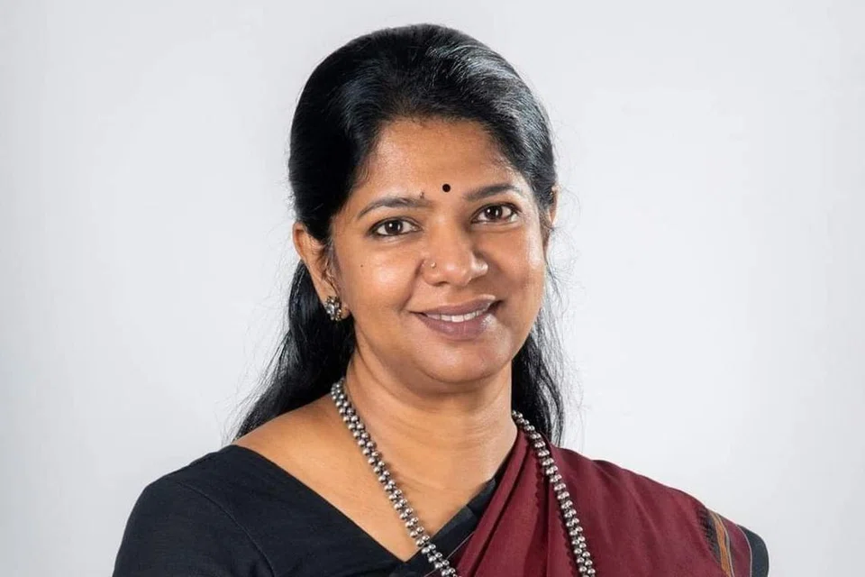 இந்திய நாடாளுமன்ற உறுப்பினர் கனிமொழி கருணாநிதி நூலை வெளியிட்டு சிறப்புரை ஆற்றுகிறார்.
