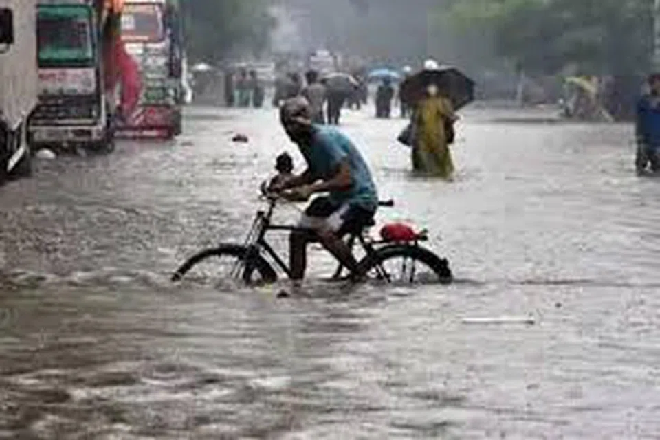 சென்னையில் இயல்பான நிலையில் 51.7 மில்லி மீட்டர் மழை பொழியும்.