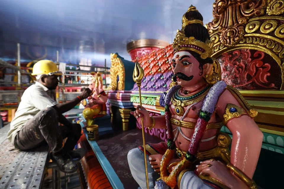 ஸ்ரீ முனீஸ்வரன் ஆலயத்தில் புதுப்பிப்புப் பணிகள் நடந்து வருகின்றன.