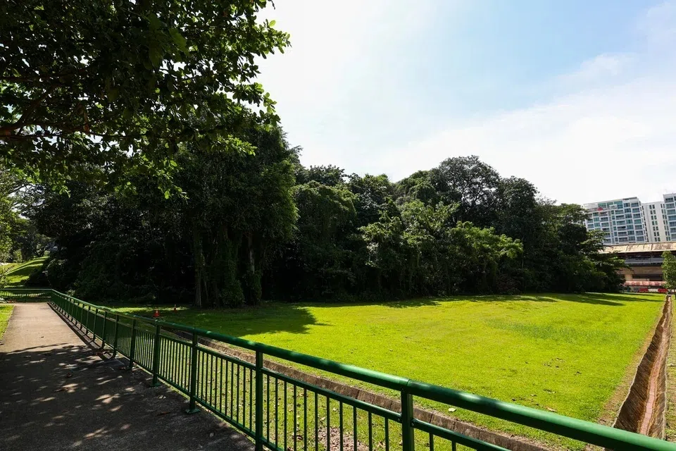 அக்கம்பக்க அரசாங்க நிலப் பகுதிகளுக்கு ஏலக் குத்தகையில் கடுமையான போட்டி 