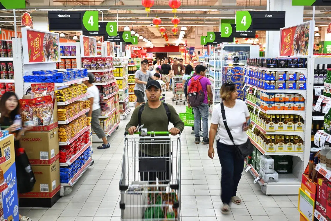 கோல்ட் ஸ்டோரேஜ், ஜயன்ட் பேரங்காடிகளை $125மி. வாங்கும் மலேசியக் குழுமம்