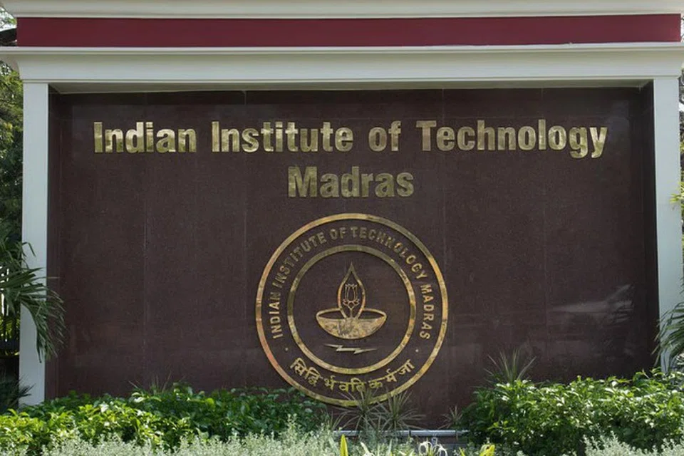 தமிழ்நாட்டில் தரமான 17 உயர் கல்வி நிறுவனங்கள் உள்ளதால் அது முதலிடத்துக்கு முன்னேறி உள்ளது.