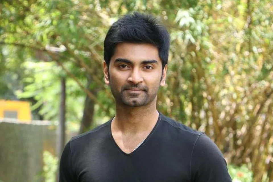 அதர்வா.