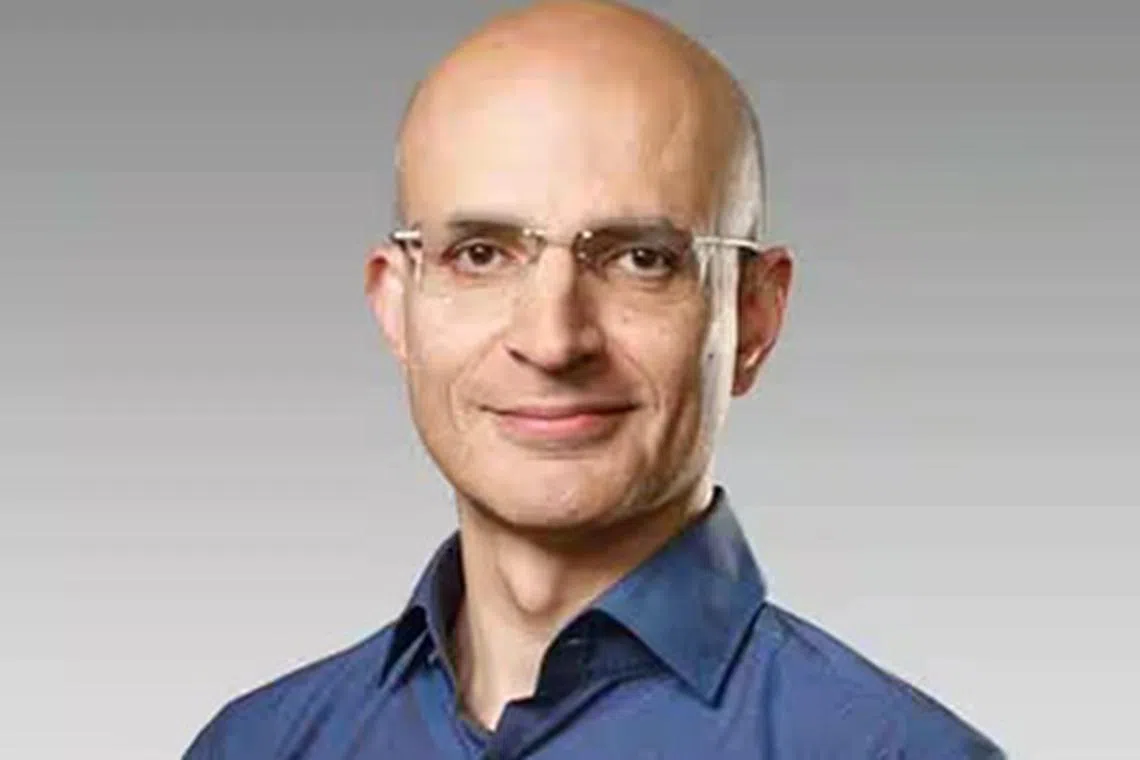 ஆப்பிள் நிறுவனத்தில் இந்தியருக்கு உயர்பதவி: சிங்கப்பூரில் படித்தவர்